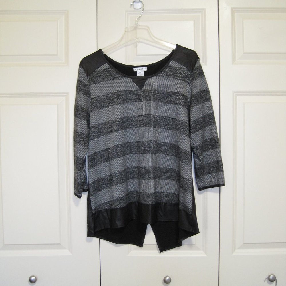 Hanna faux wrap sweater sz L